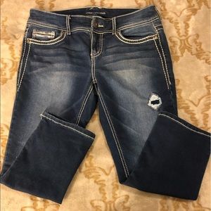 Maurices Dark Wash Capri Medium